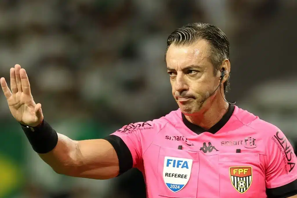 Fluminense x Flamengo: onde assistir ao vivo, horário, escalações e desfalques 2 iptv fluminense x flamengo onde assistir. Árbitro: Raphael Claus