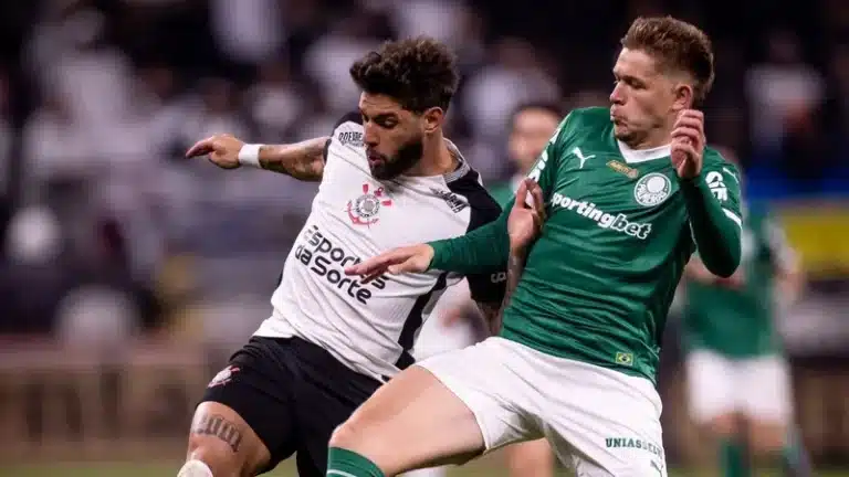 corinthians x palmeiras onde assistir, Yuri Alberto em disputa de bola contra jogador do Palmeiras