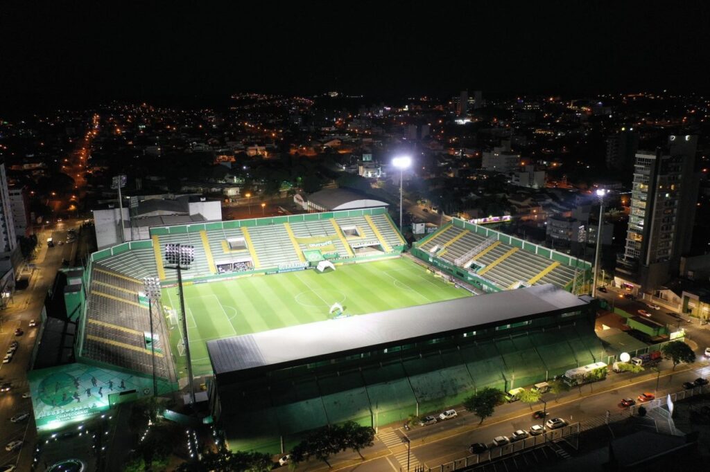 Chapecoense x Flamengo: onde assistir ao vivo, horário, escalações e desfalques 1 iptv Chapecoense x Flamengo: onde assistir, horário e escalações — Brasileirão